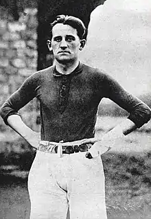 Abel Guichemerre, ci-contre en 1921, occupe le poste de président du club de rugby dans les années 1920 et 1930.
