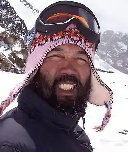 Dale Abenojar sur l'Everest en 2006