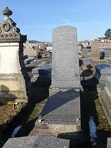 Tombe d'Abraham Bloch au cimetière de Saint-Dié-des-Vosges.