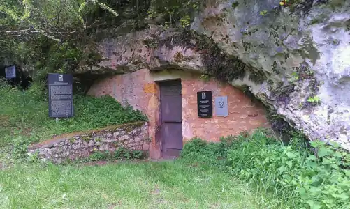 Entrée de la grotte