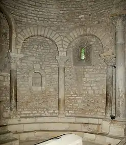 Photographie d'une abside en cul-de-four.