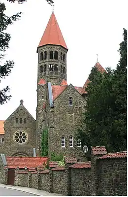 L’abbaye bénédictine Saint-Maurice-et-Saint-Maur.