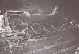 La locomotive A800 après l'accident.