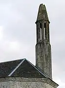 La lanterne des morts de la chapelle Bellet.