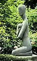 Maternité (Basalte),dans le jardin de sculptures à Sèvres
