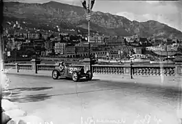 Photo d'Achille Varzi sur Bugatti Type 51 lors du Grand Prix de Monaco 1931.