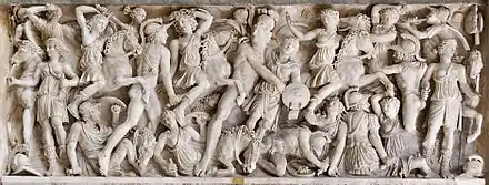 Sarcophage avec une scène de la guerre de Troie, le combat des Achéens contre les Amazones.