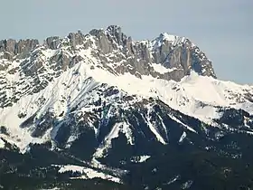 Vue de la Maukspitze (à droite) et de l'Ackerlspitze (au centre) depuis le Hartkaiser.