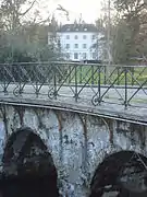 Le pont et le château des Planches.