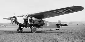Un Fokker F.VII au sol