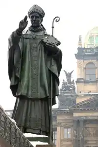 Statue de saint Adalbert à Prague.