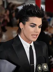 Description de l'image Adam Lambert at the 2010 SAG Awards.jpg.