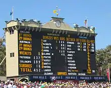 Photographie représentant le tableau d'affichage de l'Adelaide Oval.