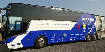 Bus de l'équipe lors des Trois Jours de La Panne.