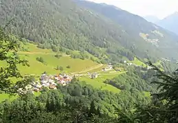 Adret de Celliers avec ses hameaux