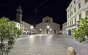 La cathédrale d'Adria de nuit.