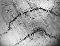 Photo aérienne du 9 juin 1916, montrant les lignes de tranchées