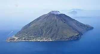 Vue aérienne de Stromboli