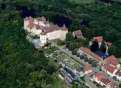 Vue aérienne du château de Langenburg et de ses jardins.