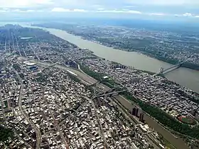 Vue aérienne de l'Harlem river.