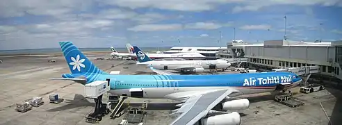 Airbus A340 d'Air Tahiti Nui à l'aéroport international d'Auckland.