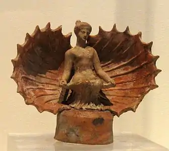 Aphrodite émergeant (IVe siècle av. J.-C.).