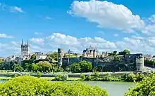 Vue du château d'Angers de la Rive Droite