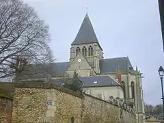 L'église Saint-Léger, vue depuis la rue de l'église.