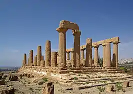 Temple d'Héra Lacinia (en) à Agrigente.