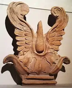 Antéfixe à ailes provenant du palais royal d'Aï Khanoum.