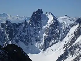 Vue du versant nord de l'aiguille de Triolet, au-dessus du glacier d'Argentière.