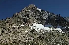 L'aiguille du Moine et le glacier à ses pieds.