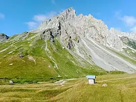 Les aiguilles de la Pennaz depuis les chalets de Jovet à l'est.