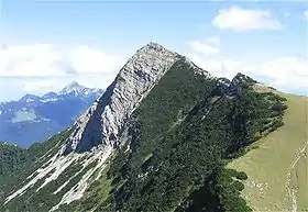 Le sommet du Aiplspitz et en arrière-plan le Wendelstein