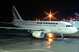 Le F-GUGA, le 1er A318 d'Air France, en janvier 2004