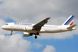 F-GFKQ, MSN002, fut le premier A320 livré à une compagnie