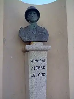 Buste de Pierre Lelong
