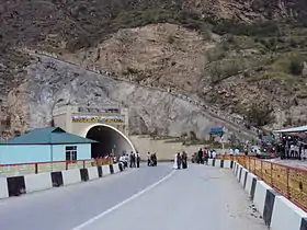 Tunnel sous la montagne Akhoulgo