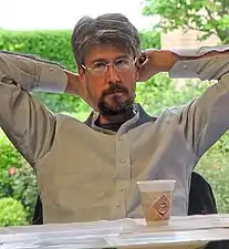 Alan Ruck dans le rôle de Connor Roy.