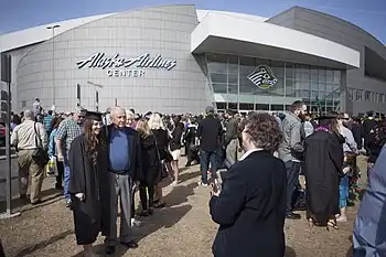 Description de l'image Alaska Airlines Center 2015.jpg.