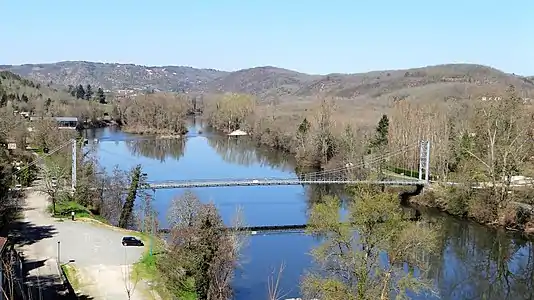 Pont suspendu d'Albas sur le Lot.