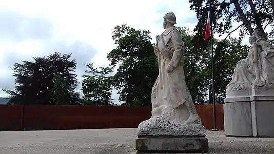 Albert Pasche Le poilu du monument aux morts du Parc des Glacis (Vue 2) (Août 2021).