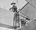 Santos-Dumont aux commandes de son avion.