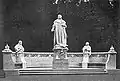 Monument no 17 avec Albert-Achille de Brandebourg avec à gauche le chambellan Werner von der Schulenburg et à droite Ludwig von Eyb. Sculpteur: Otto Lessing.