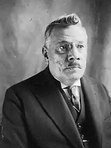 Alcide Delmont, sous-secrétaire d'État aux Colonies de 1929 à 1930. Il est le deuxième martiniquais de l'histoire membre d'un gouvernement en France