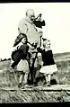 Alexander Graham Bell à Beinn Bhreagh avec trois de ses petites-filles