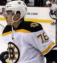 Description de l'image Alexander Khokhlachev - Boston Bruins.jpg.