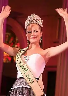 Alexandra Braun élue Miss Terre en 2005