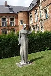 Statue de Marceline Desbordes-Valmore« Monument à Marceline Desbordes-Valmore à Douai », sur À nos grands hommes,« Monument à Marceline Desbordes-Valmore à Douai », sur e-monumen