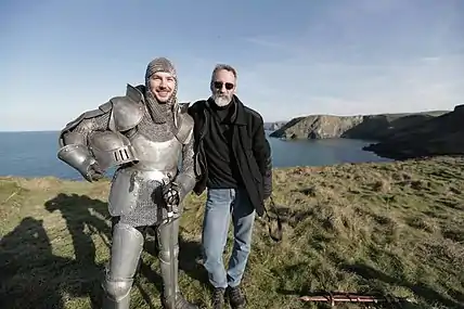 John Howe sur le tournage de À la recherche du Hobbit.